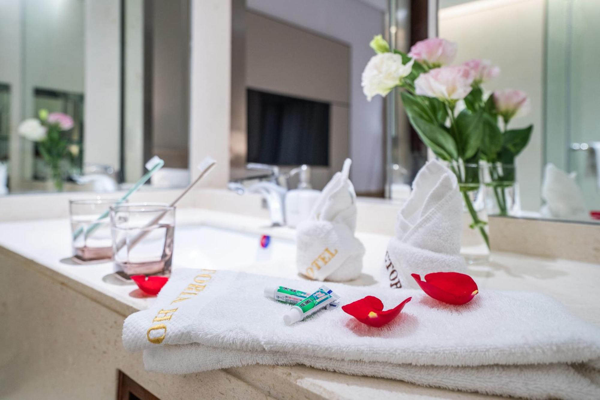 Victoria Hotel Guangzhou Zhujiang New Town מראה חיצוני תמונה