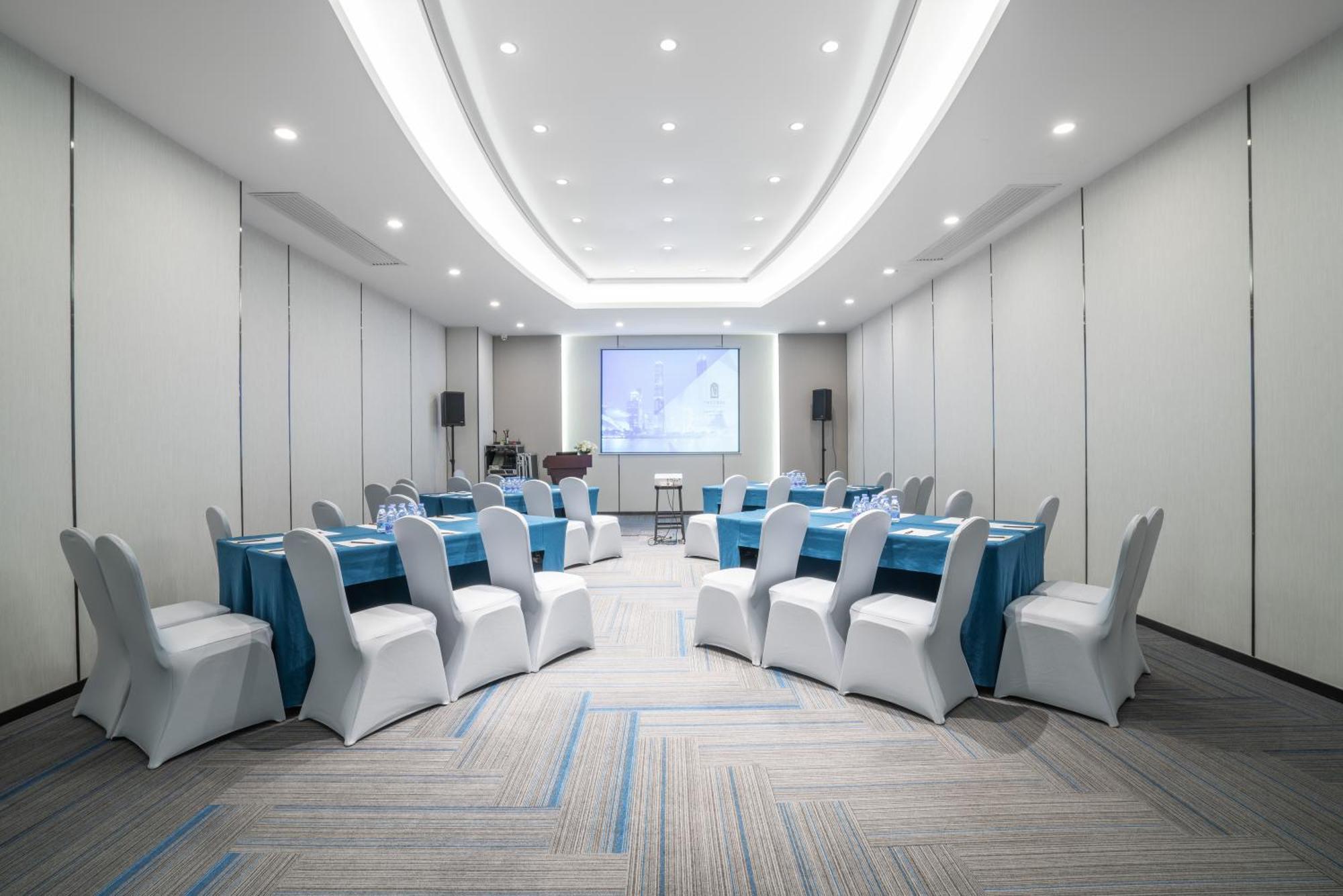 Victoria Hotel Guangzhou Zhujiang New Town מראה חיצוני תמונה